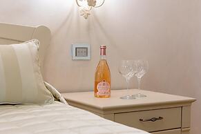 Luxury Lakefront Catullo A1 by Wonderful Italy