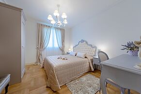 Luxury Lakefront Catullo A1 by Wonderful Italy