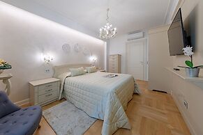 Luxury Lakefront Catullo A1 by Wonderful Italy