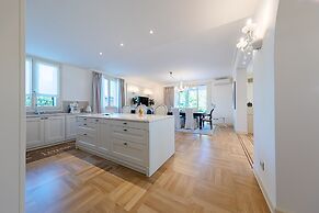 Luxury Lakefront Catullo A1 by Wonderful Italy