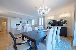 Luxury Lakefront Catullo A1 by Wonderful Italy