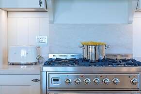 Luxury Lakefront Catullo A1 by Wonderful Italy