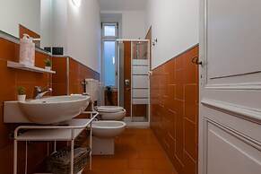 Moncalvo 8 bis - Spazioso Appartamento nei Pressi