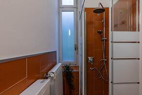 Moncalvo 8 bis - Spazioso Appartamento nei Pressi