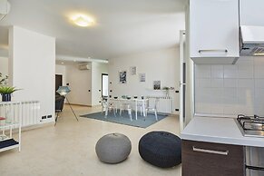 Shelley Apartments by Wonderful Italy - Sky