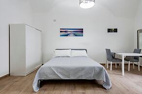 Trinit 57 Studio Apartment by Wonderful Italy