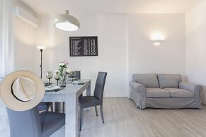 Contemporary Apartment in Sturla by Wonderful Italy