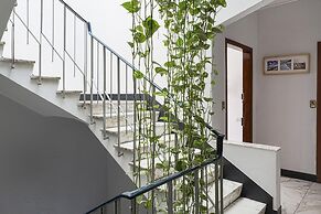 Contemporary Apartment in Sturla by Wonderful Italy