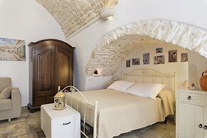 Ostuneon 900 by Wonderful Italy