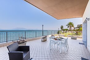 Residenza Miralago With Pool - One-bedroom Apartment With Lake View