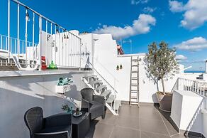 N XII Luxury Home With Jacuzzi by Wonderful Italy