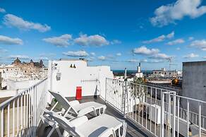 N XII Luxury Home With Jacuzzi by Wonderful Italy