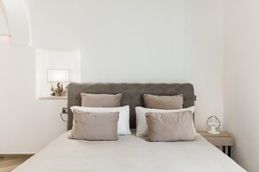 N XII Luxury Home With Jacuzzi by Wonderful Italy