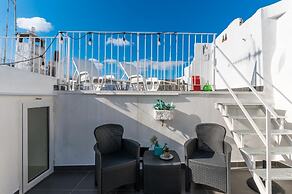 N XII Luxury Home With Jacuzzi by Wonderful Italy