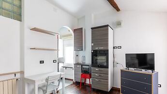 Studio Malcontenti con Terrazzo by Wonderful Italy