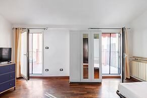 Studio Malcontenti con Terrazzo by Wonderful Italy