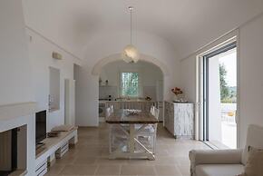 Villa Degli Ulivi con Piscina by Wonderful Italy