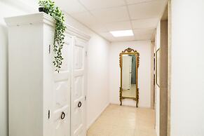 Ancient Port Apartments - Opal