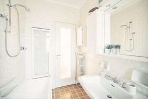 Boscobello Seaview Apartment by Wonderful Italy