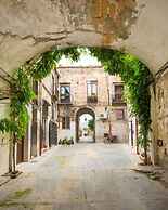 Amazing Apartment With Terrace on the Historical Porta Carini by Wonde