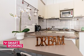 Nice and Cozy Apartment in Crocetta by Wonderful Italy