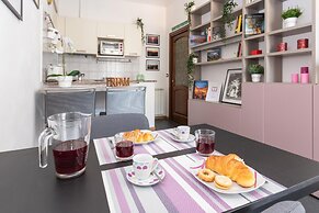 Nice and Cozy Apartment in Crocetta by Wonderful Italy