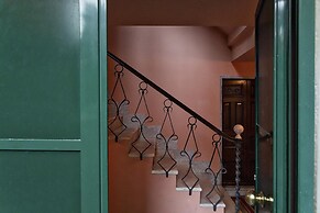 Santa Chiara Apartment by Wonderful Italy