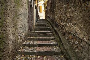 Santa Chiara Apartment by Wonderful Italy