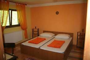 Hostel Flores in Zumberak eco-park