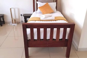 Manacomfy - 14bed House - 4 Baths - Victoria Falls