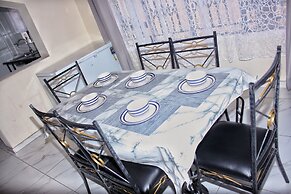 Manacomfy - 14bed House - 4 Baths - Victoria Falls