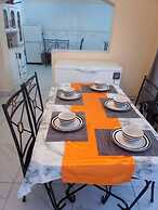 Manacomfy - 14bed House - 4 Baths - Victoria Falls