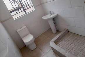 Manacomfy - 14bed House - 4 Baths - Victoria Falls