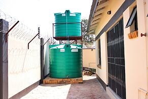 Manacomfy - 14bed House - 4 Baths - Victoria Falls