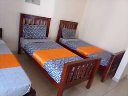 Manacomfy - 14bed House - 4 Baths - Victoria Falls