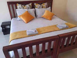 Manacomfy - 14bed House - 4 Baths - Victoria Falls