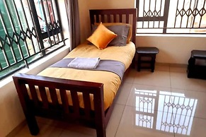 Manacomfy - 14bed House - 4 Baths - Victoria Falls