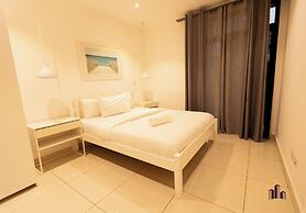 Deluxe Embassy Gardens