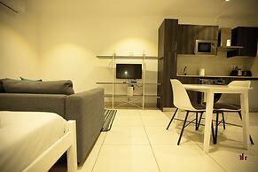 Deluxe Embassy Gardens