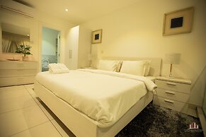 Deluxe Embassy Gardens