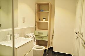 Deluxe Embassy Gardens