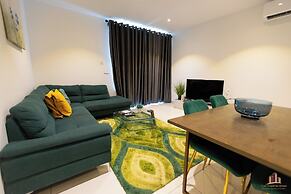 Deluxe Embassy Gardens