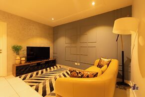 Deluxe Embassy Gardens