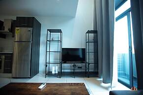 Deluxe Embassy Gardens