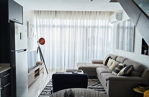 Deluxe Embassy Gardens