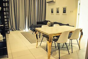 Deluxe Embassy Gardens