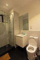 Deluxe Embassy Gardens