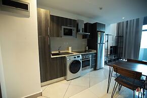 Deluxe Embassy Gardens