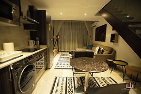 Deluxe Embassy Gardens