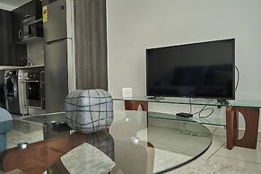 Deluxe Embassy Gardens